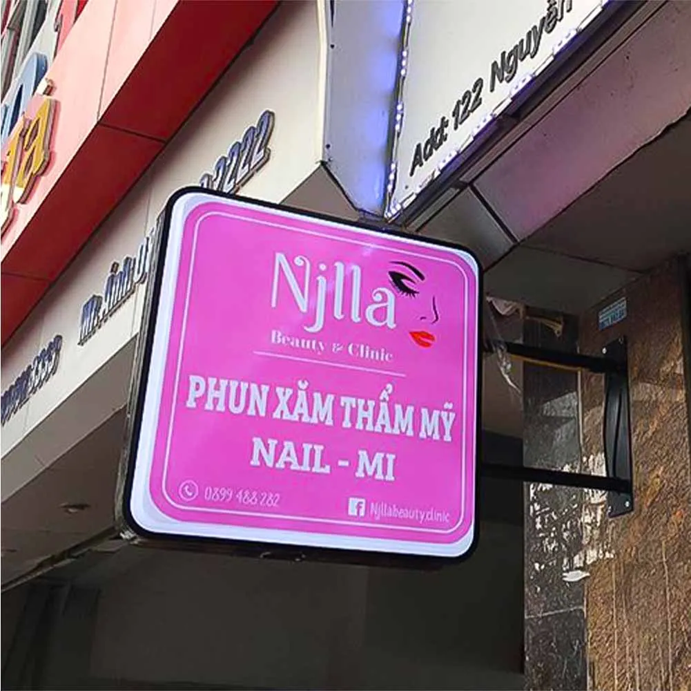 Lợi ích khi lựa chọn dịch vụ làm biển vẫy vuông tại Làm Bảng Hiệu Co