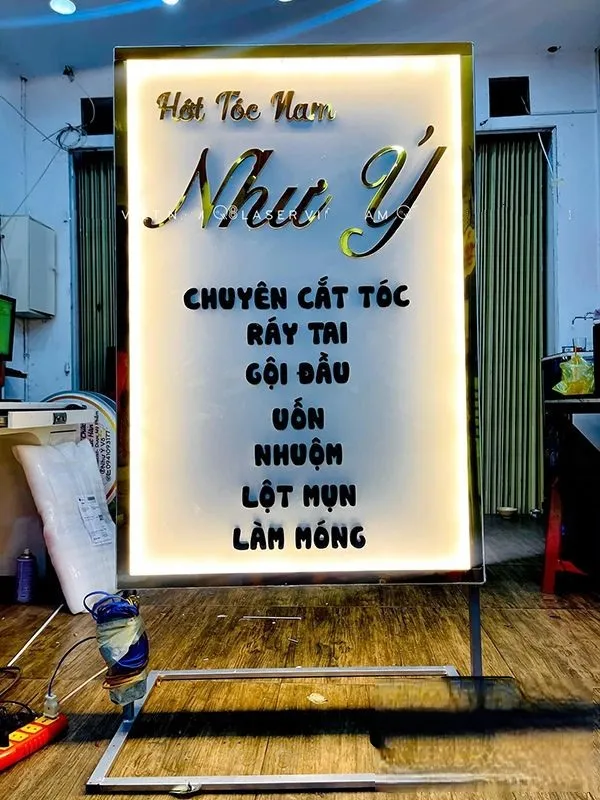 Quy trình làm biển vẫy đứng chuyên nghiệp tại Làm Bảng Hiệu Co