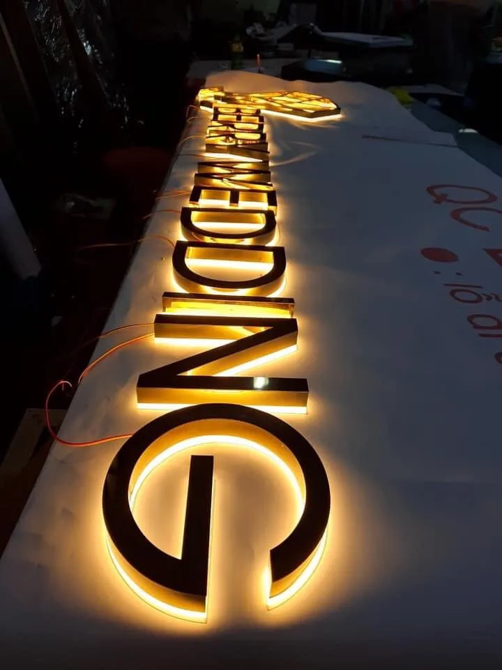 Dịch vụ làm Chữ Nổi Led Hắt Sáng Chân
