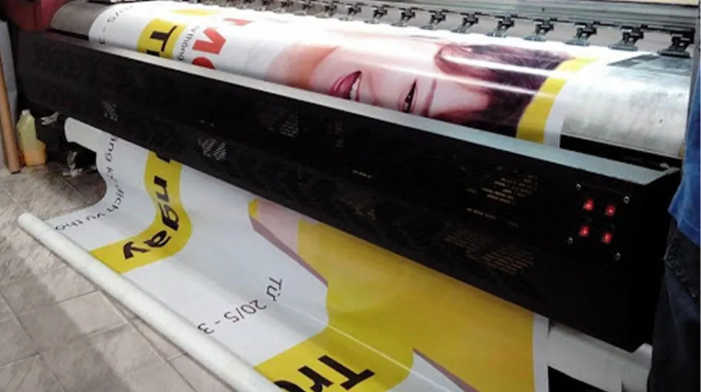 Với dịch vụ in bạt 2 da  , Làm Bảng Hiệu Co cam kết thời gian sản xuất nhanh chóng, đáp ứng nhu cầu gấp của khách hàng