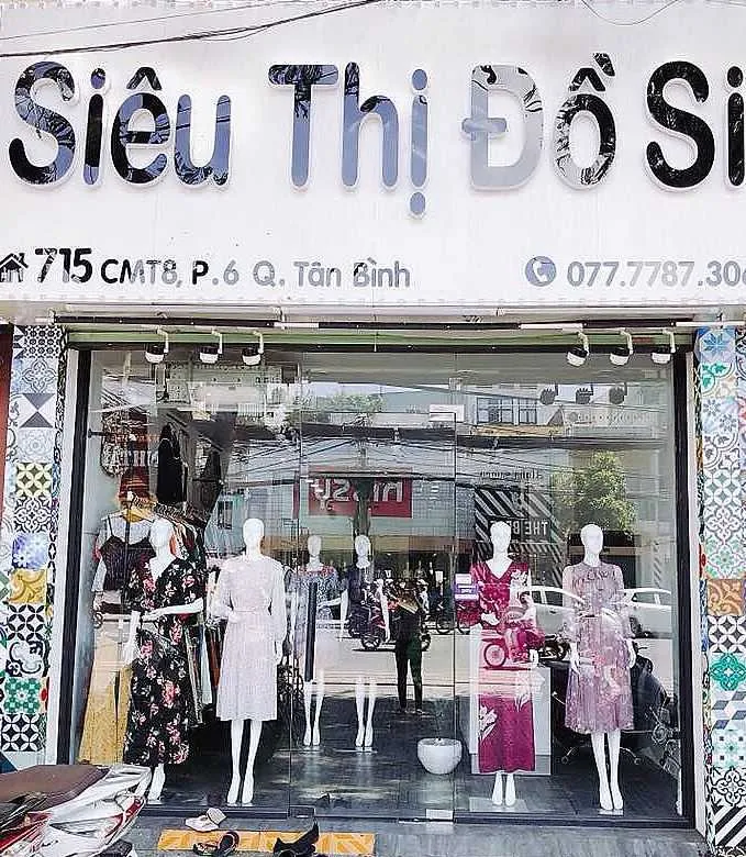 Một mẫu biển quảng cáo shop thời trang đẹp với thiết kế bắt mắt sẽ thu hút sự chú ý của người đi đường