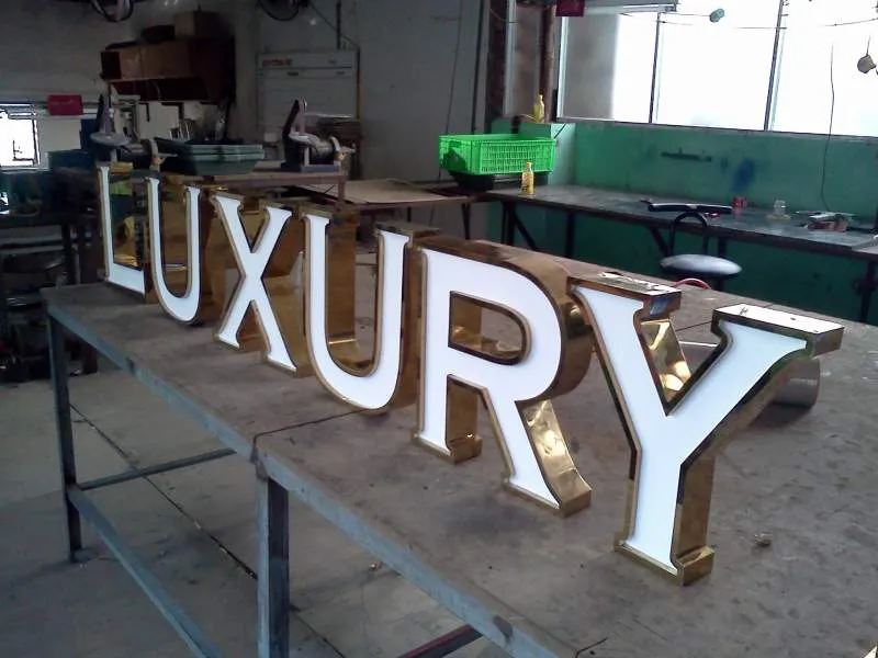 Năm 2025 chứng kiến nhiều xu hướng mới trong lĩnh vực thiết kế chữ nổi