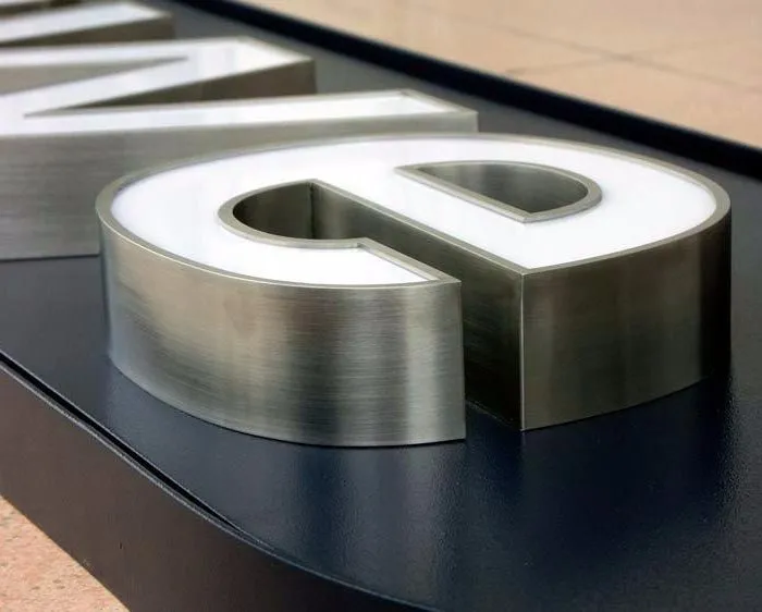 Làm Bảng Hiệu Co sẽ giúp bạn lựa chọn loại chữ inox mặt mica phù hợp nhất với nhu cầu và ngân sách của mình