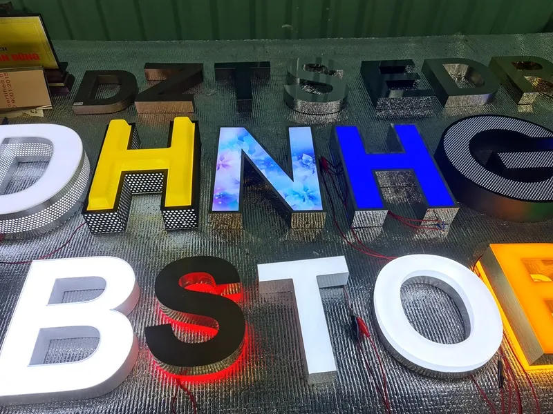 Thư viện mẫu chữ inox đẹp của Làm Bảng Hiệu Co liên tục được cập nhật theo xu hướng mới nhất