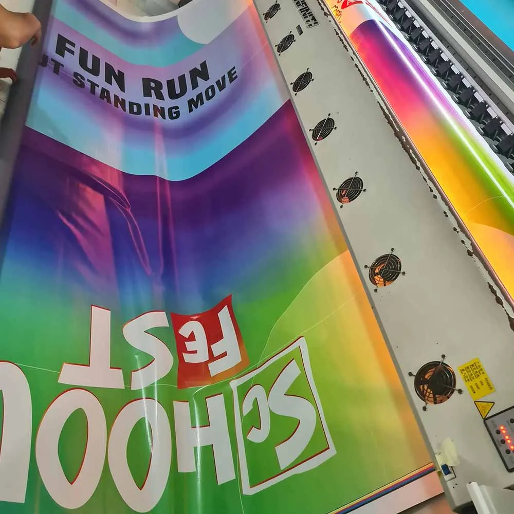 In banner khổ lớn cho quảng cáo ngoài trời là thế mạnh của Làm Bảng Hiệu Co