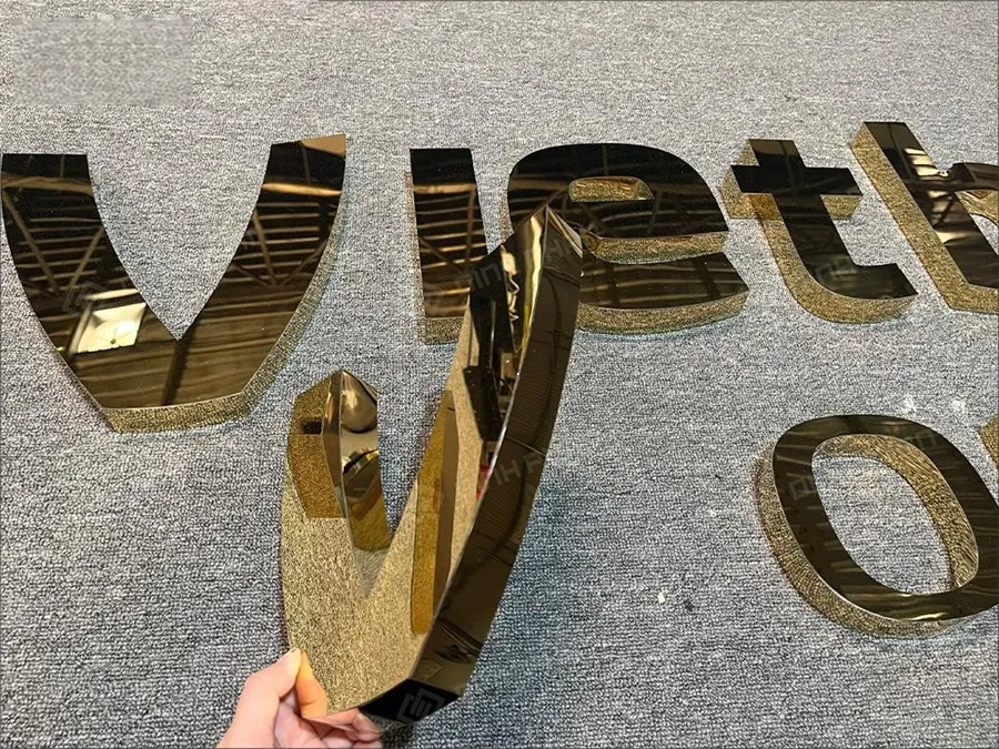 Chữ inox mạ vàng – chữ inox vàng gương – chữ inox quảng cáo