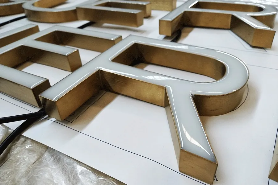 Chữ inox mặt mica – chữ mica inox – chữ nổi phát sáng - Ảnh 2