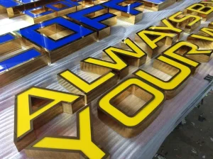 Nâng tầm thương hiệu với chữ nổi inox đẳng cấp! Khám phá sự khác biệt giữa inox vàng gương, trắng xước, đồng gương... và tìm giải pháp bảng hiệu sang trọng, bền bỉ nhất cho doanh nghiệp của bạn