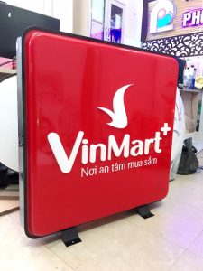 Bảng hiệu hộp đèn (có đèn) — loại bảng quảng cáo phát sáng, thu hút khách hàng vào buổi tối và tăng khả năng nhận diện thương hiệu