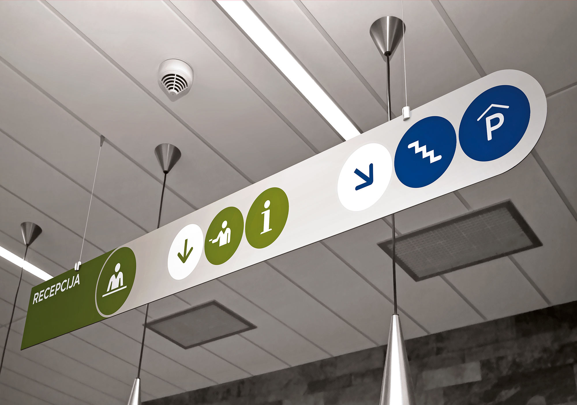 Ở các ngã ba/ngã tư hành lang, đặt biển hướng ở ngay trước khi rẽ, hạn chế đặt sau điểm rẽ vì người dùng dễ bỏ lỡ.