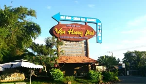Khám phá các mẫu biển hiệu gỗ, biển vẫy tròn vintage cho quán cafe, shop, homestay