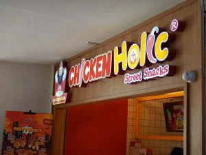 Khám phá cách chọn font chữ biển hiệu hoàn hảo! Hướng dẫn chi tiết về các nguyên tắc, loại font và cách phối màu để đảm bảo dễ đọc, thẩm mỹ và tăng nhận diện thương hiệu.