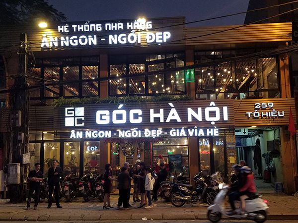 Báo Giá Và 50 Mẫu Biển Hiệu Quảng Cáo Đẹp Không Thể Tin Nổi. mau bien quang cao dep 49