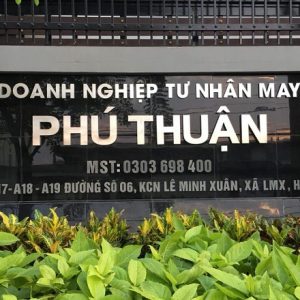 Bảng Hiệu Đá Hoa Cương Gắn Chữ Inox Đẹp, Sang Trọng