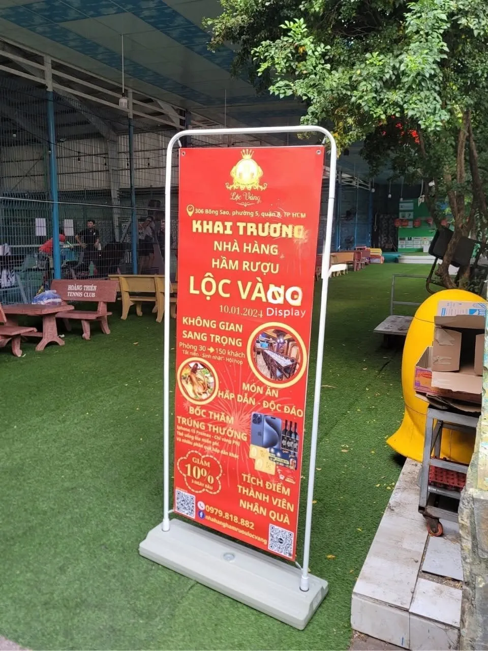 Standee Khung Kệ Kiểu Cửa Giá Rẻ TPHCM | Thế Giới Quảng Cáo